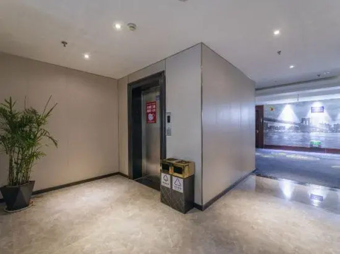Super 8 Select Hotel