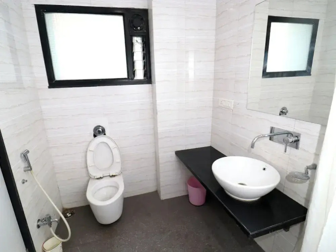 Hotel Girnar