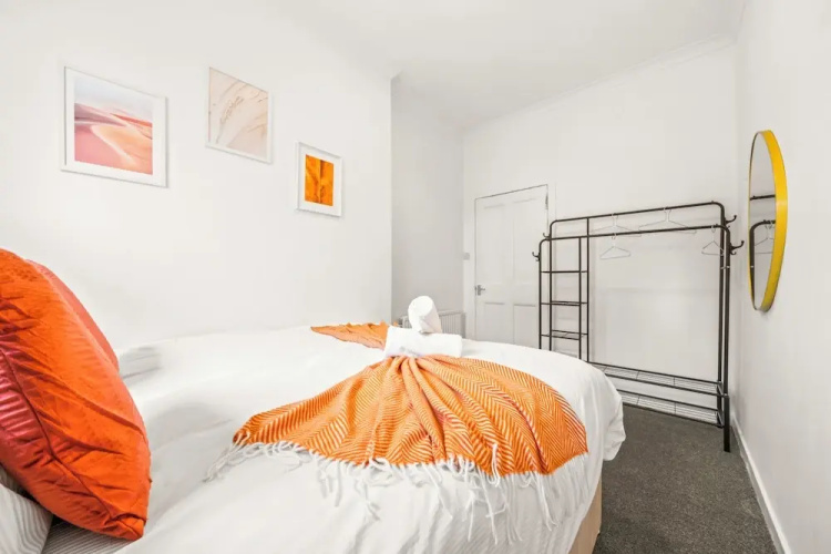 Cosy and Bright 3-Bedroom Flat
