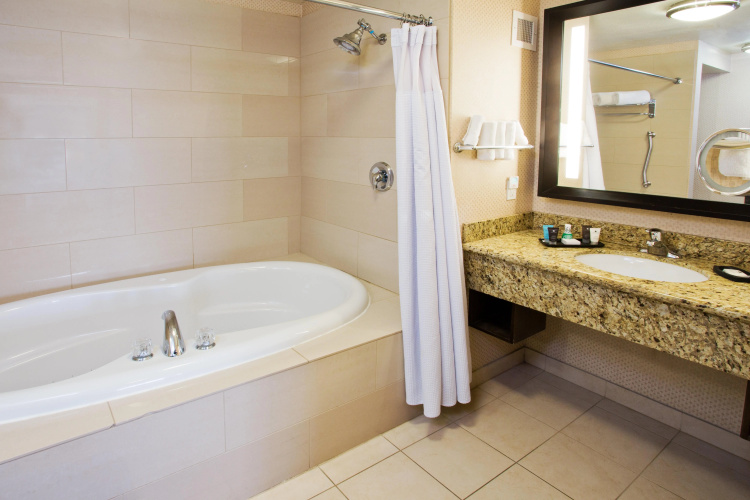 Crowne Plaza Anchorage Midtown photo 10