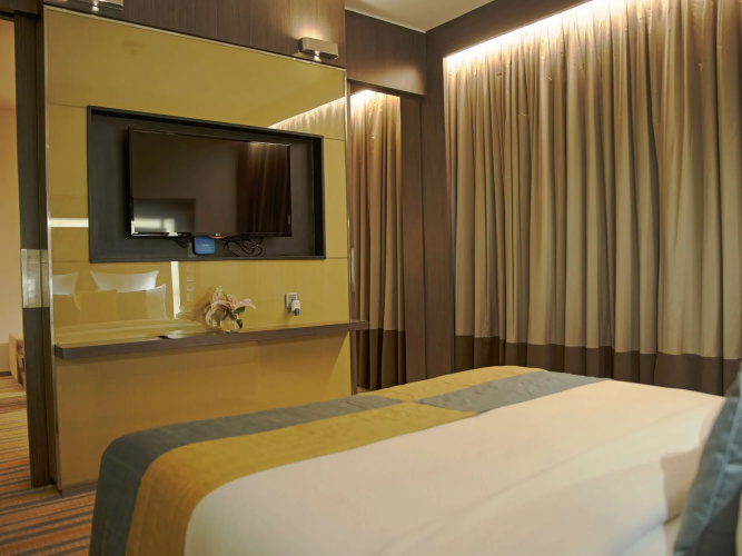 Novotel Kolkata Hotel & Residences Hotel