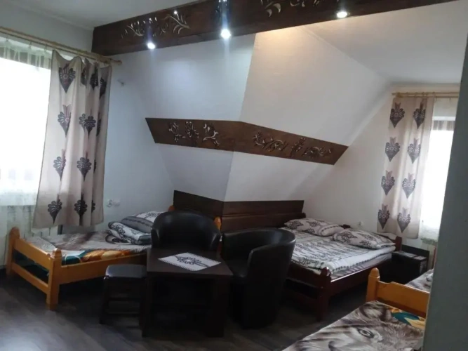 Standard Quintuple Family room