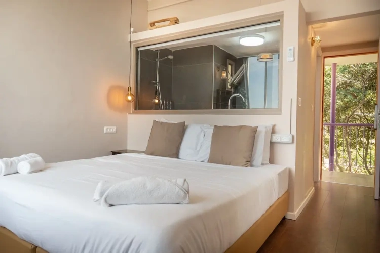 Economy room