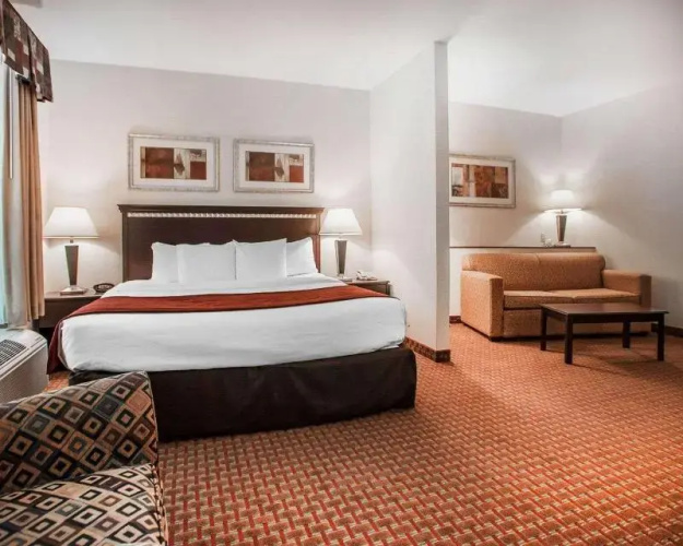 Comfort Suites