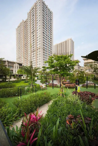 Green Bay Garden by Pi's