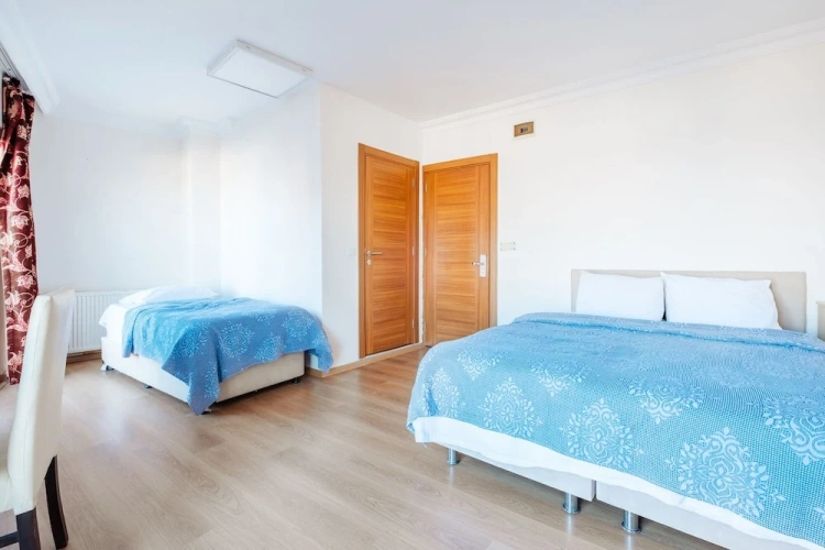 Standard Triple room with sea view