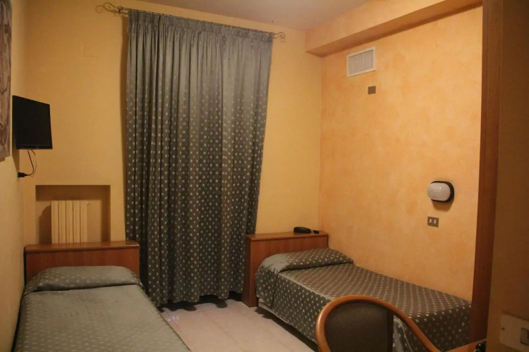 Cristal Hotel Bari