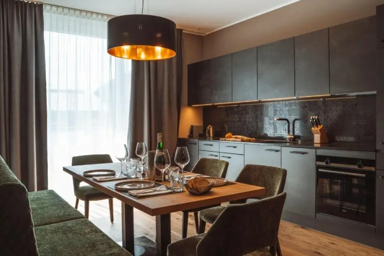 2 Bedrooms Apartment