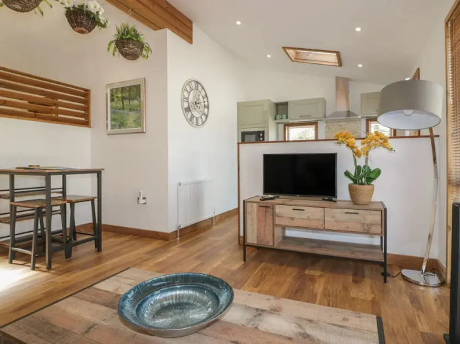 9 Meadow Retreat