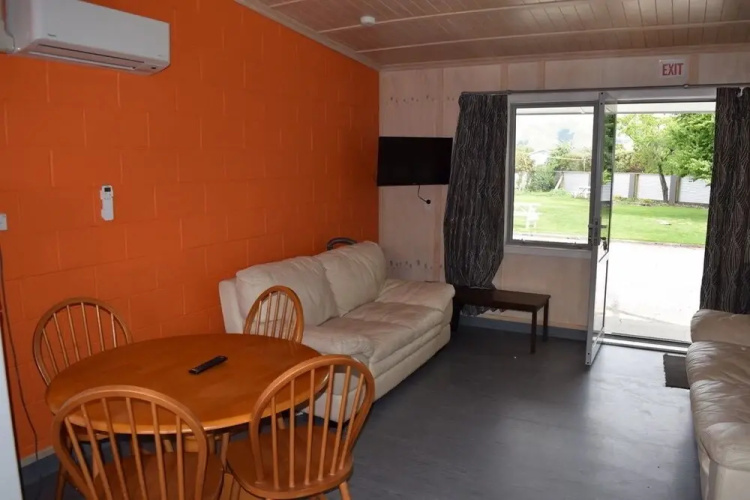 Sleepy Vines Hostel