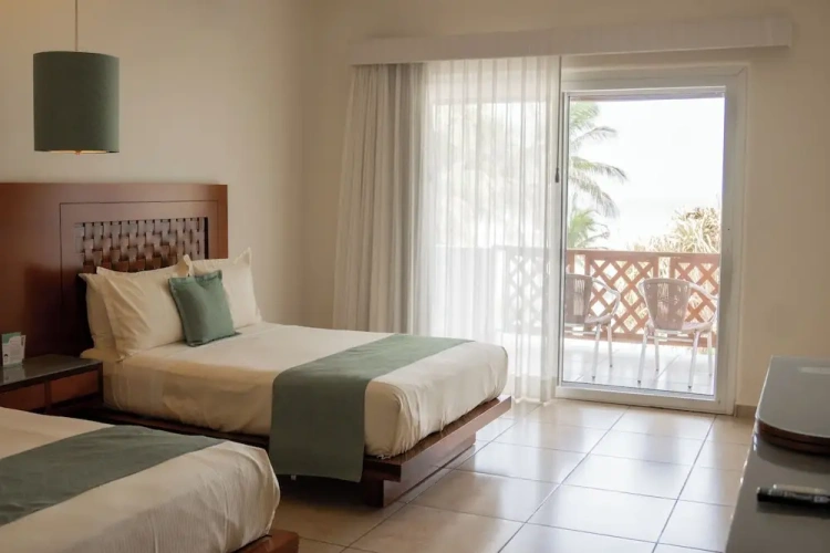 Standard Quadruple room with balcony and with sea view