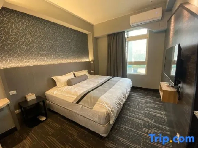 3 Bedrooms Apartment