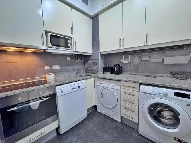 1 Bedroom Apartment with city view