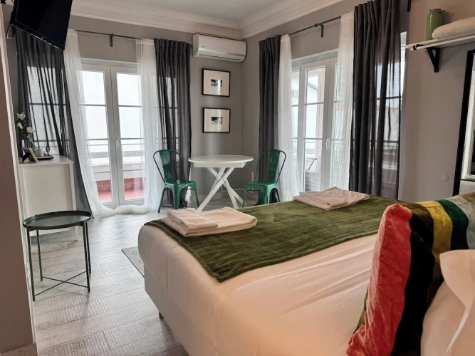 Deluxe Double room with balcony and with partial sea view