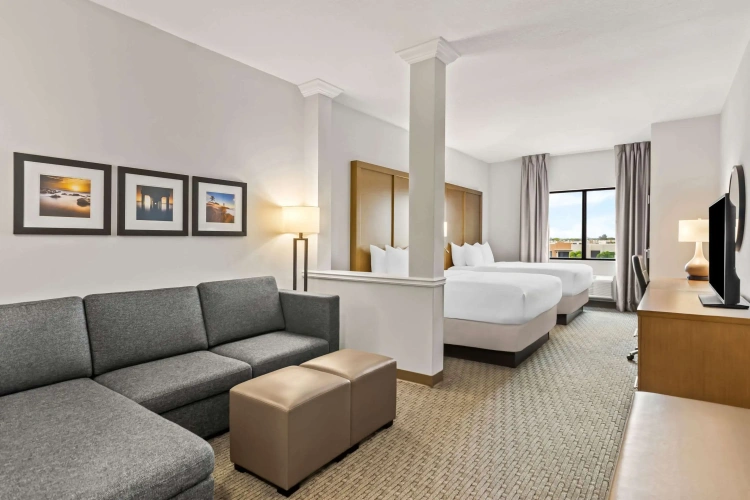 Quadruple Suite