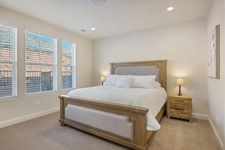 Holiday Hideaway 5 Bedroom Townhouse