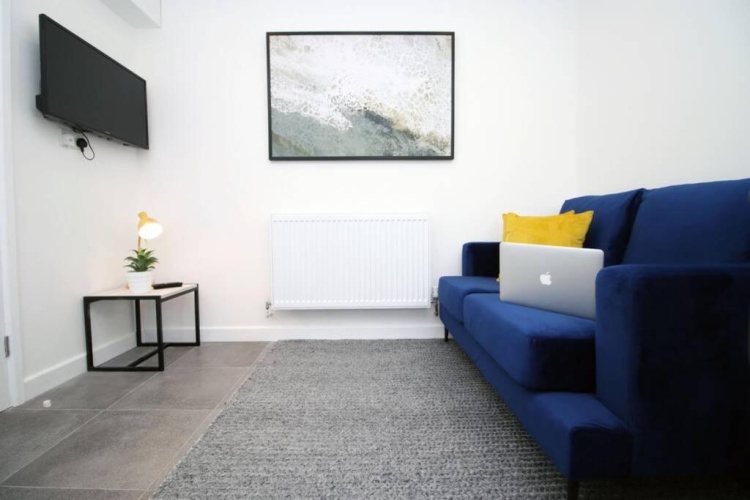 3 Bedrooms Apartment