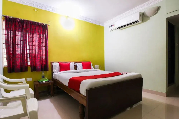 OYO 47450 Hotel Srn