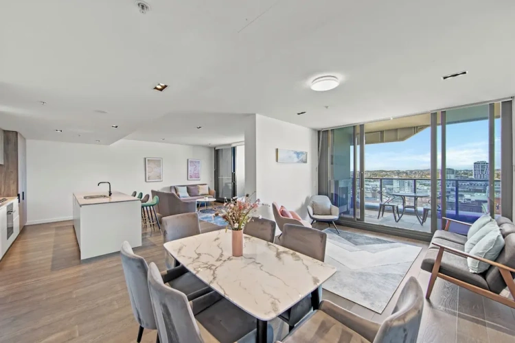 3 Bedrooms Apartment with balcony