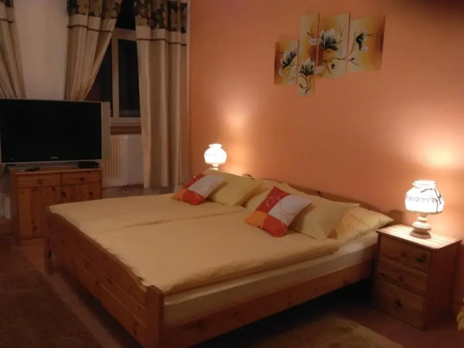 Standard Quadruple room with garden view