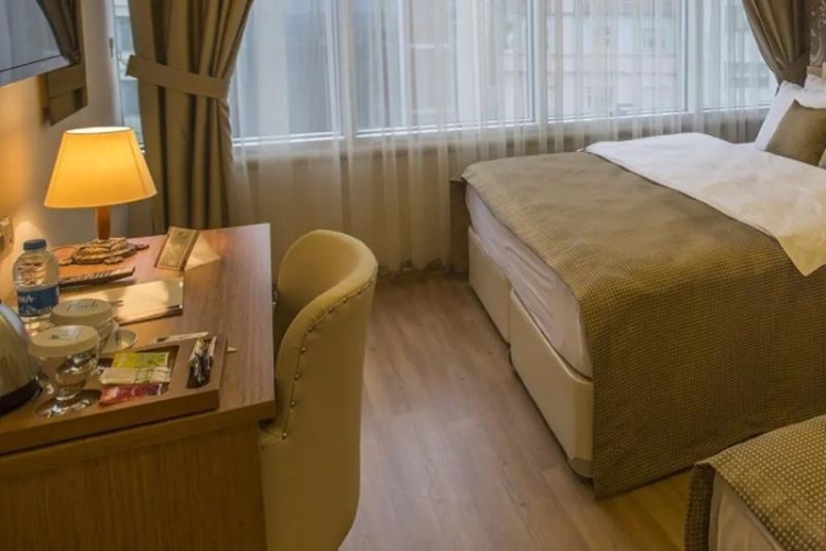Standard Double room with view