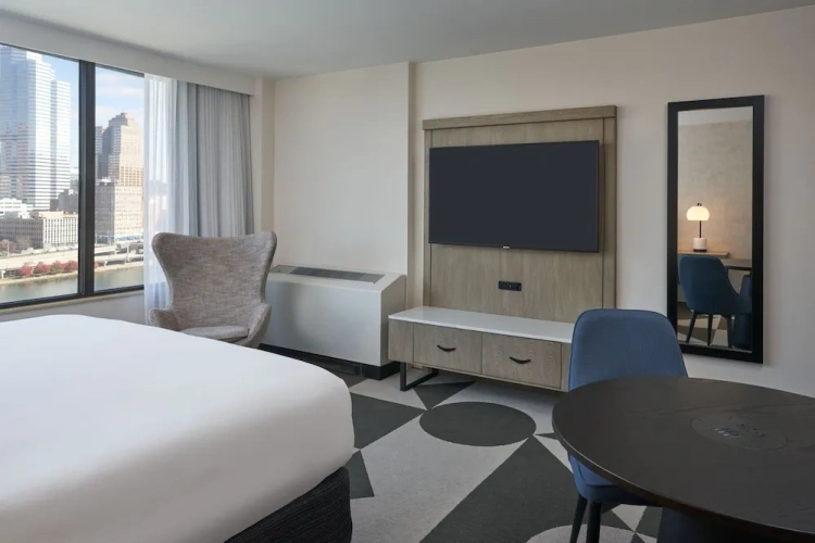 Standard Double room with city view