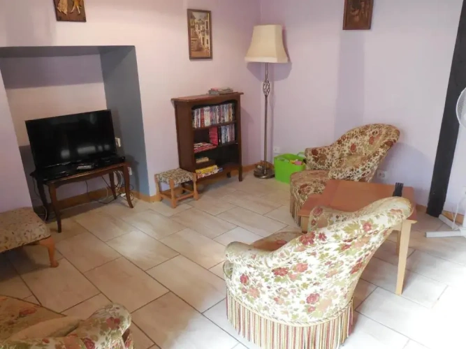 2 Bedrooms Cottage