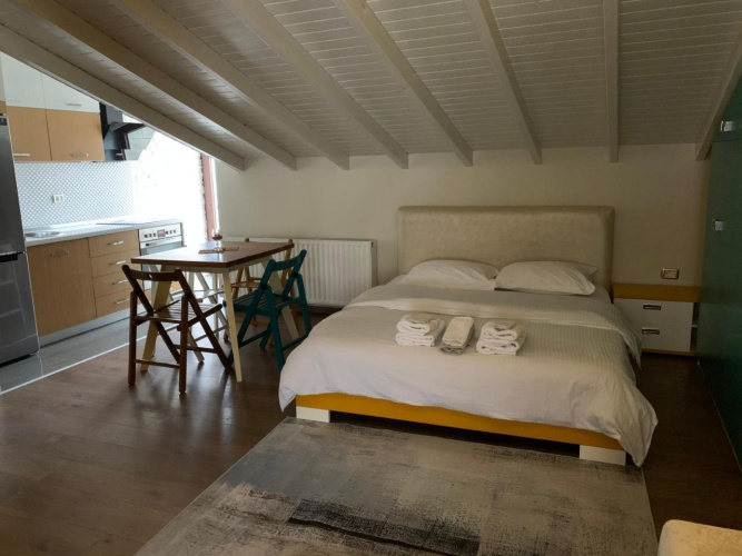 Guest House People