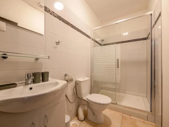 Standard Twin room with garden view