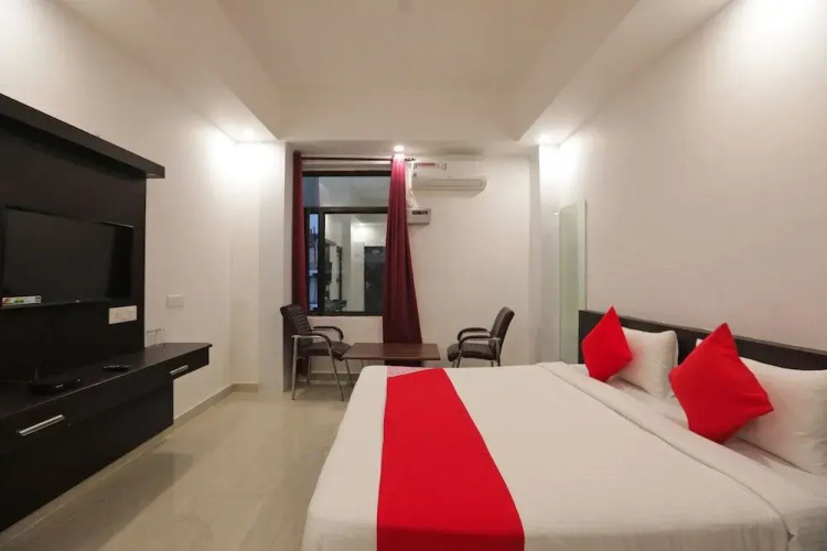 OYO 43440 Hotel Belmorrise
