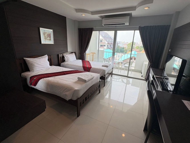 Deluxe Twin room with balcony