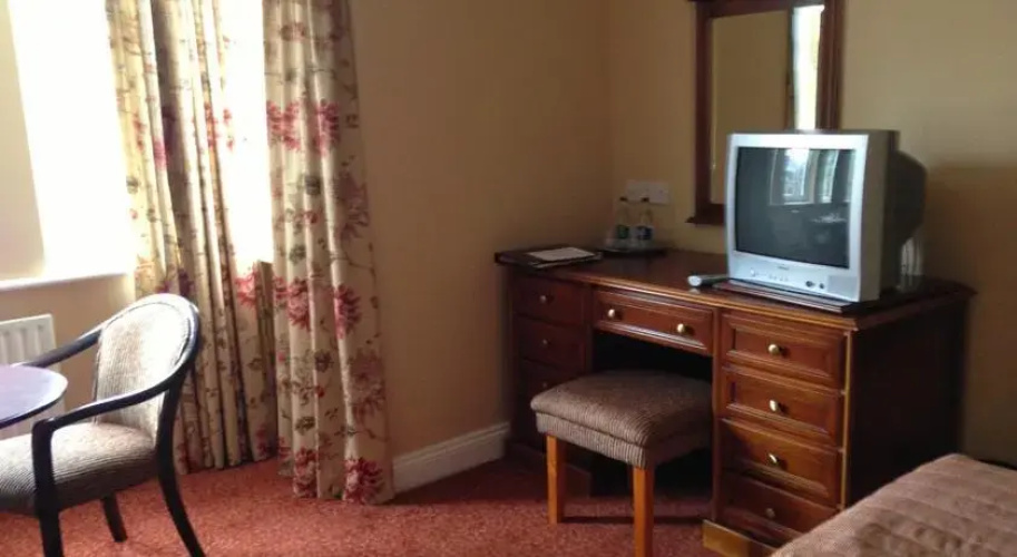 Killarney Lodge