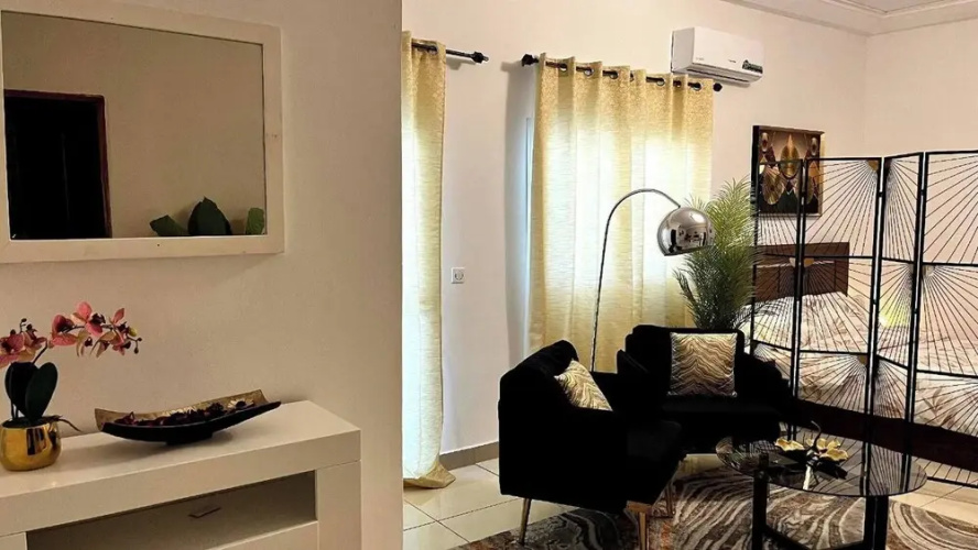 Medo's Luxury Houses - Large Studio