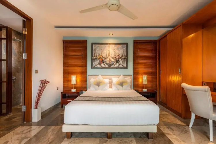 Mary's Beach 4 BR Villa