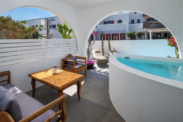 1 Bedroom Quadruple Apartment with balcony