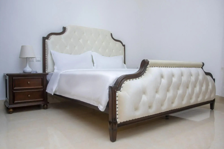 Lark Hotel