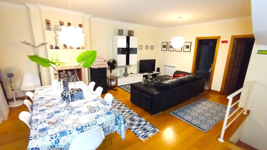Oceanview Duplex shared Pool & Beach Sesimbra