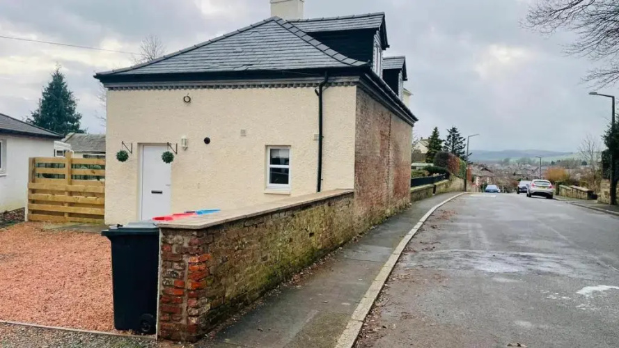 The Old Stables 17a