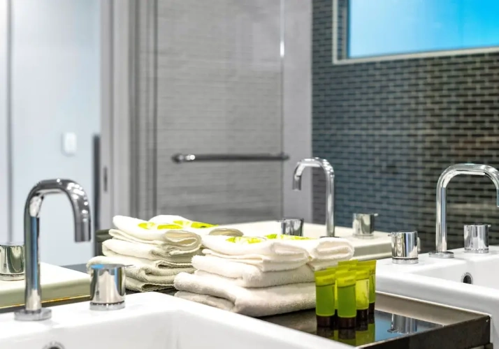 3 Bedrooms Apartment