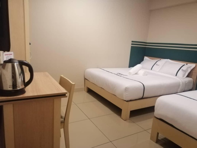 Standard Triple room