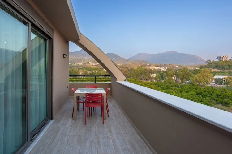 Deluxe Suite with balcony and with pool view