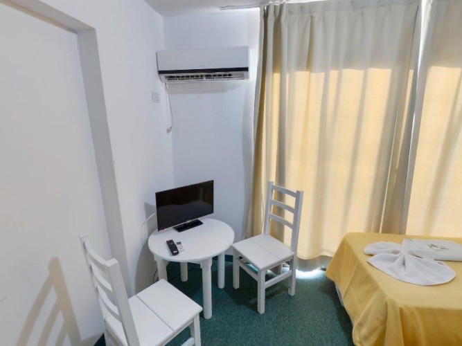 Standard Quadruple room with view