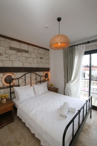 1 Bedroom Deluxe room with balcony and with pool view