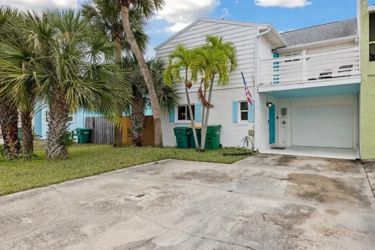 10 Colonial Drive