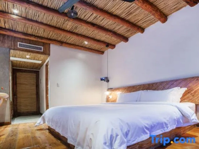 Standard Twin room with balcony
