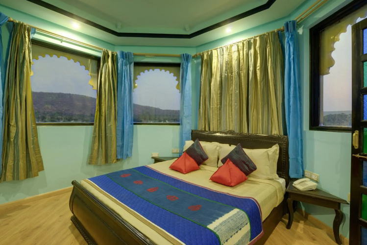 juSTa Lake Nahargarh Palace