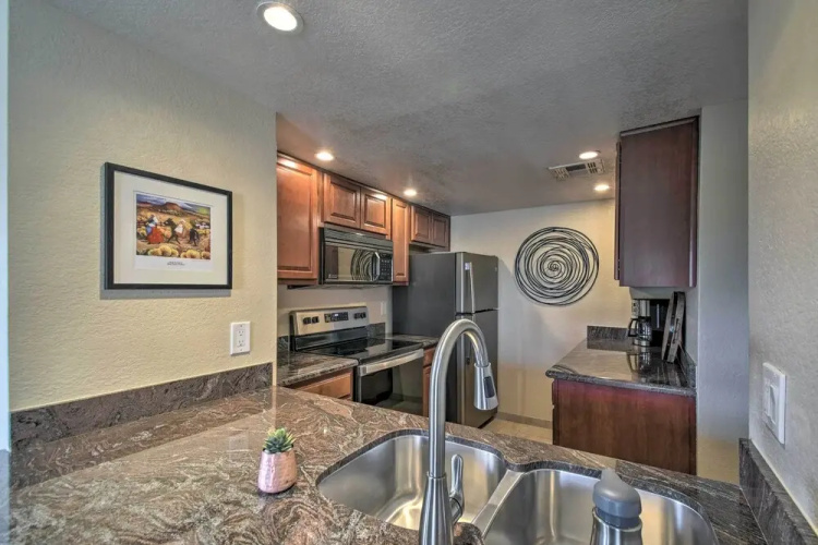 Pool, Hot Tub & Golf Course Views: Scottsdale Home
