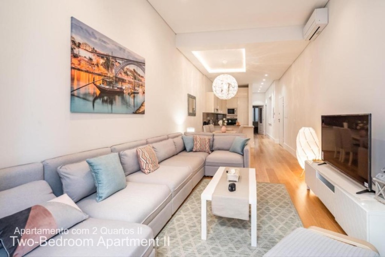 2 Bedrooms Apartment