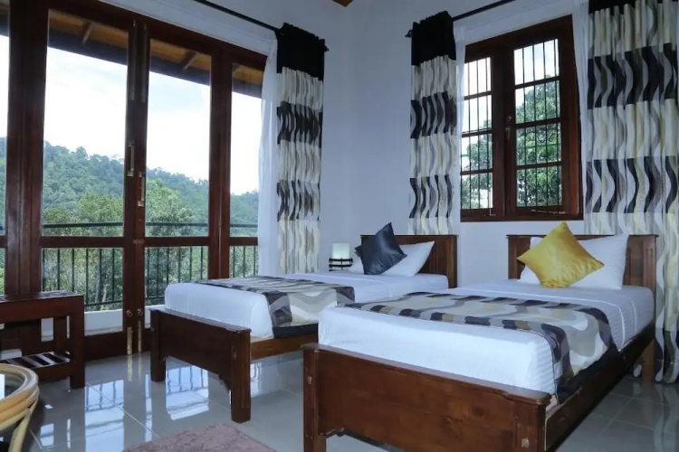 The Springfields Kandy