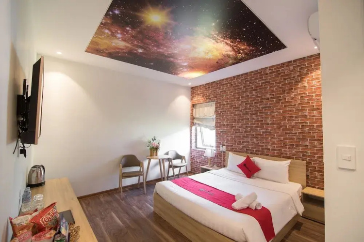 Tropical Forest Hostel & Apartments
